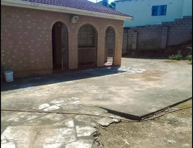 3 BEDROOM HOUSE FOR SALE IN UMLAZI Z
